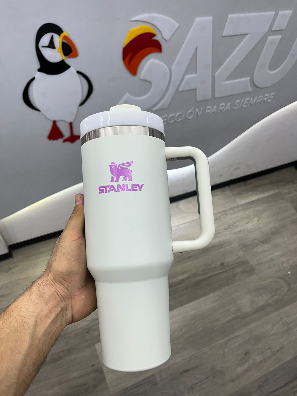 Vista 6 de TERMO STANLEY QUENCHER CREMAS - COLOR: CREMA/LILA